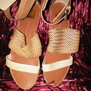 DOLCE VITA BONE/HONEY COLORED SANDAL SIZE 10